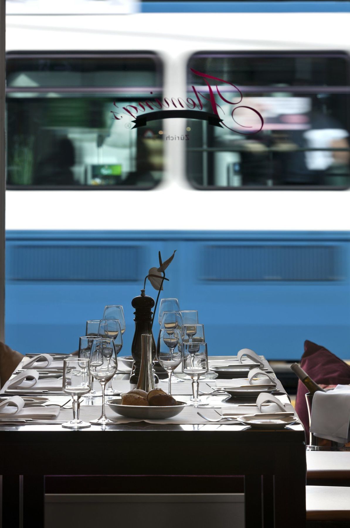 Stay2Night Bs Zürich Restaurant bilde